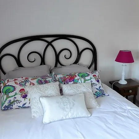 Les Guedrils בית נופש